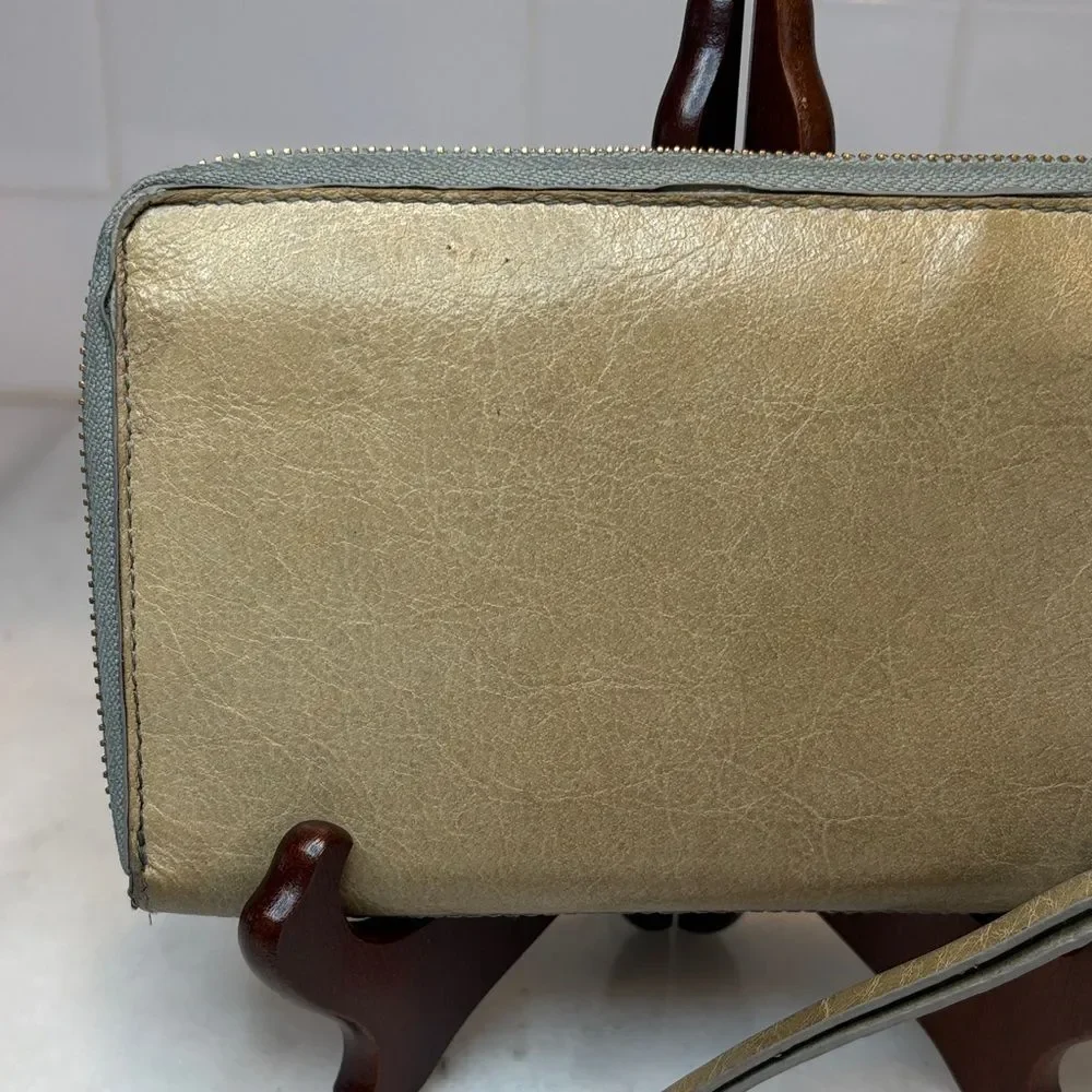 MARGOT New York Gabby Zip Around Wallet Wristlet Leather Neutral Beige Gold
